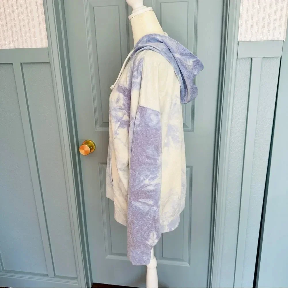 Nike Women’s Icon Clash Dri Fit Blue Tie Dye Hoodie - Picture 6 of 11